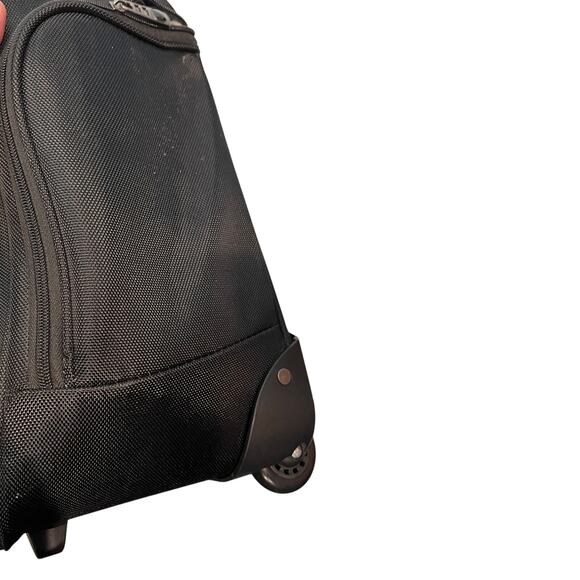 TPRC 15" Smart Under Seat CarryOn Luggage w USB Chrging Port - Picture 8 of 9